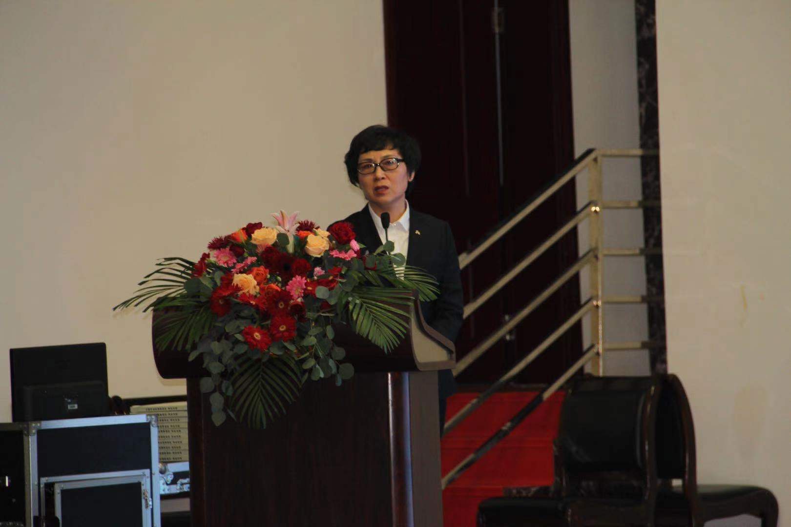 宏宇.jpg